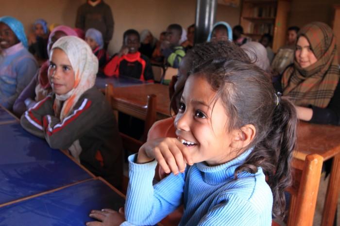 モロッコ サハラ砂漠の学校で子どもたちの教育支援を行う活動10日間