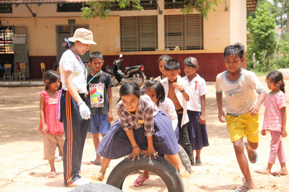 高校生におすすめ！カンボジア 村の小学校の子どもたちに体育を教える活動