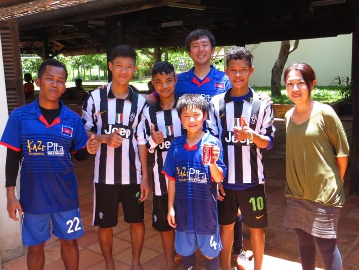 FOOTRAVEL カンボジア　サッカー交流とアンコールワット5日間